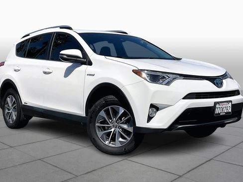 Certified 2017 Toyota RAV4 XLE w/ Carpet Mat Package image 2