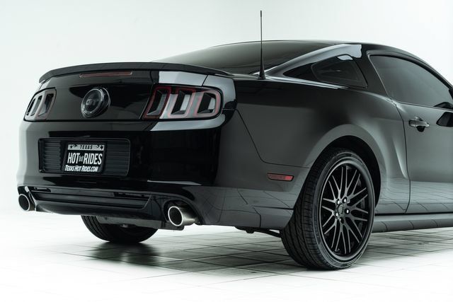 Used 2013 Ford Mustang GT RWD image 14