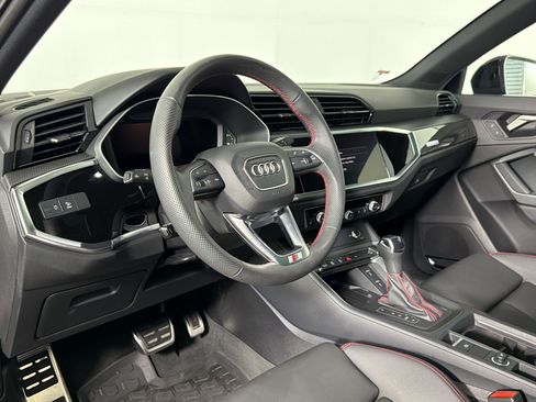 Used 2025 Audi Q3 2.0T Premium Plus AWD/4WD image 3