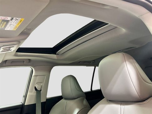 New 2026 Toyota Highlander XLE image 19