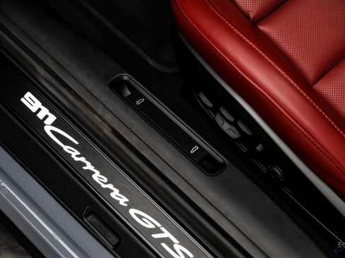 Used 2024 Porsche 911 Carrera GTS RWD image 42