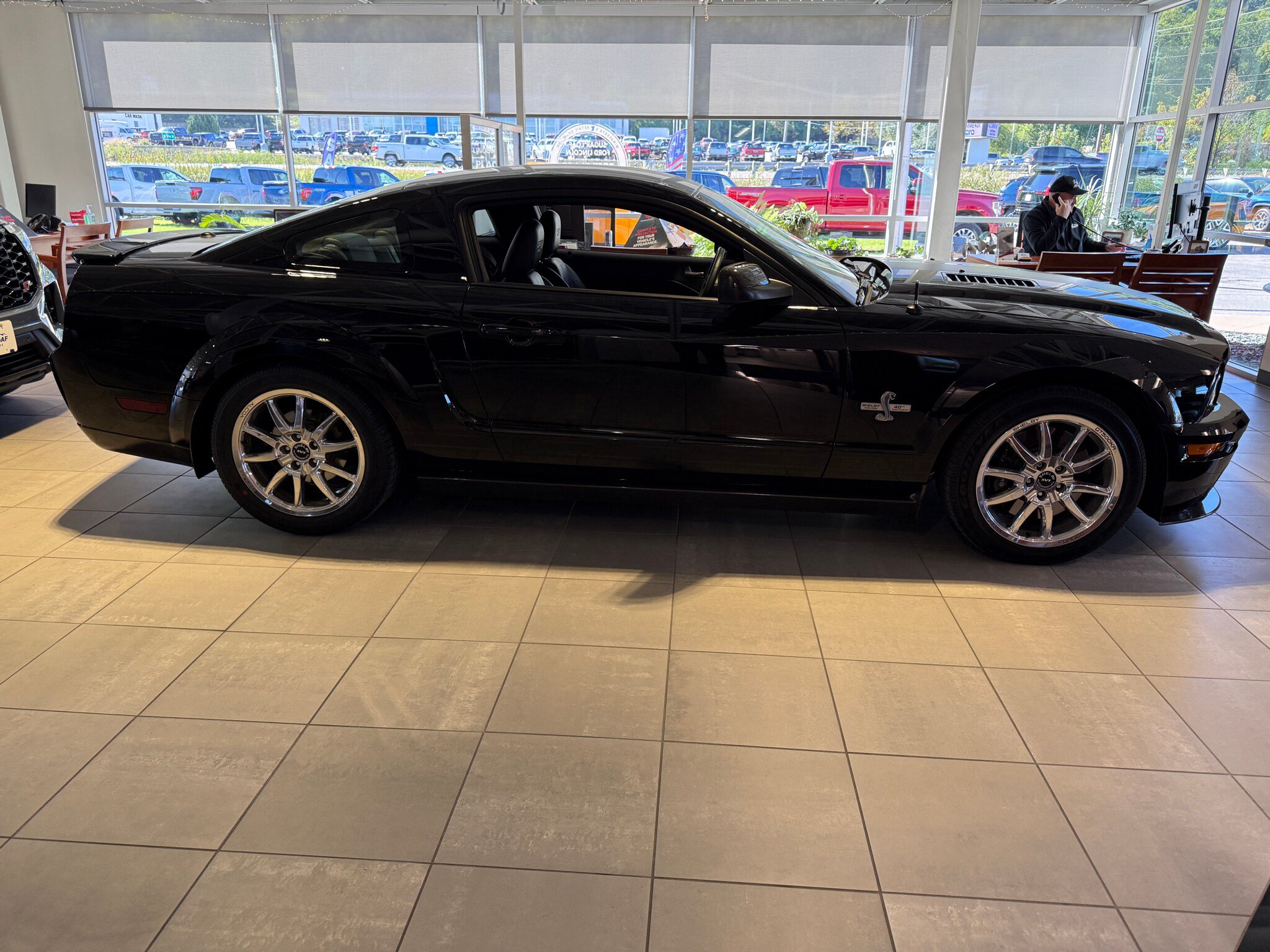 Used 2008 Ford Mustang Shelby GT500 RWD image 3