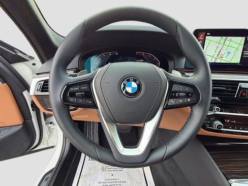 Used 2023 BMW 530i w/ Premium Package image 40