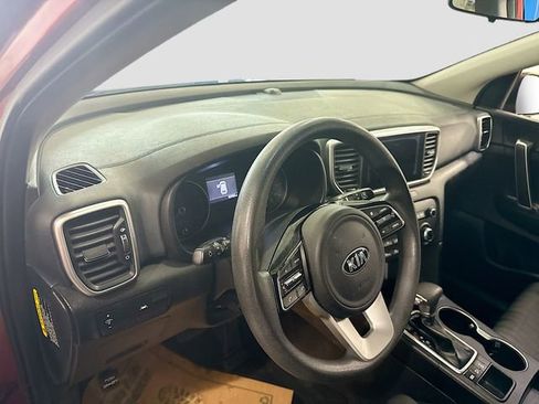 Used 2020 Kia Sportage LX image 10