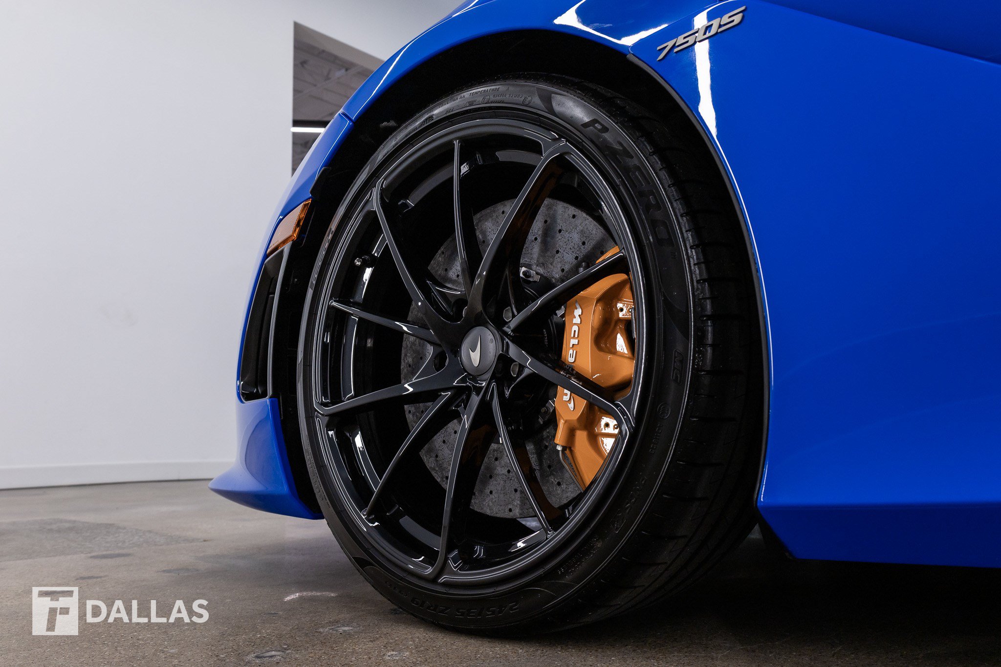 Used 2027 McLaren 750S Spider RWD image 21