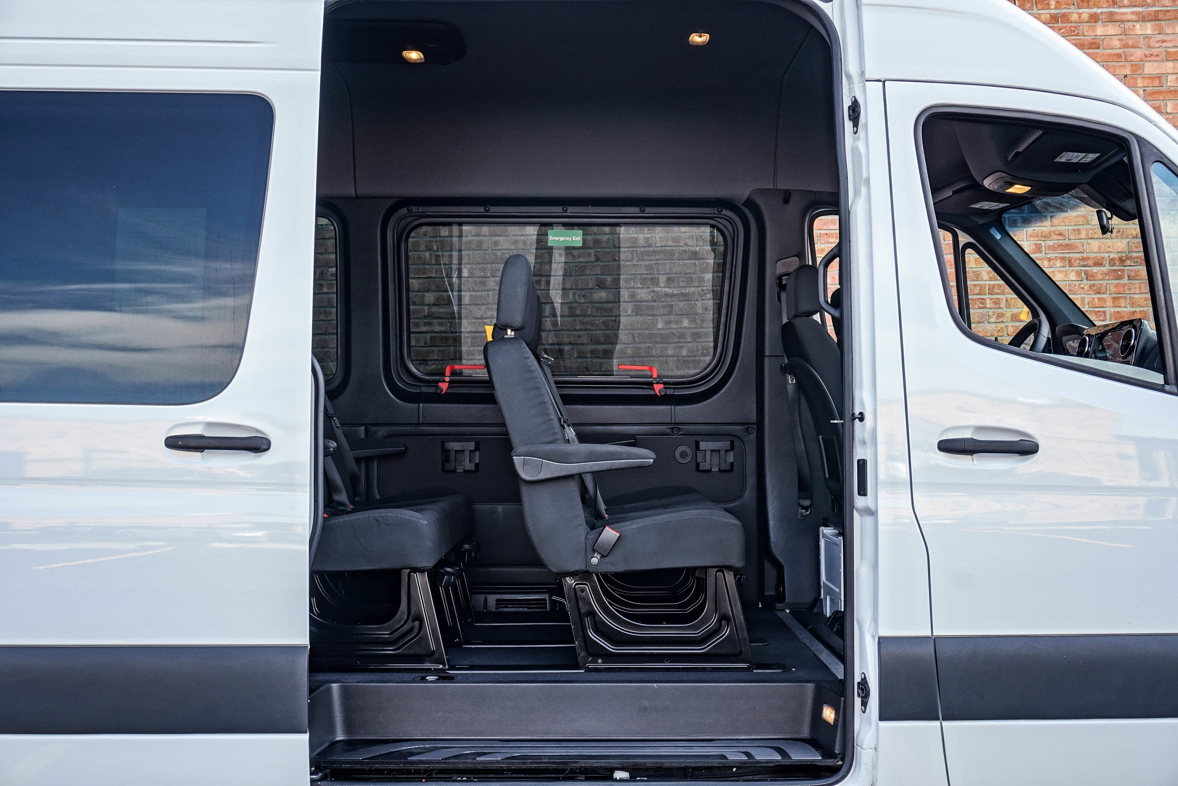 Used 2025 Mercedes-Benz Sprinter 2500 image 18