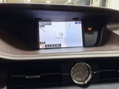 Used 2016 Lexus ES 350 w/ Luxury Package w/Wood Trim FWD image 17