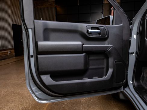 Used 2025 GMC Sierra 1500 Pro w/ Convenience Package image 27