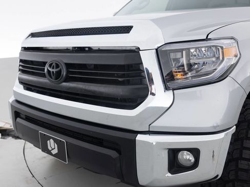 Used 2015 Toyota Tundra SR5 w/ SR5 Upgrade Package image 16