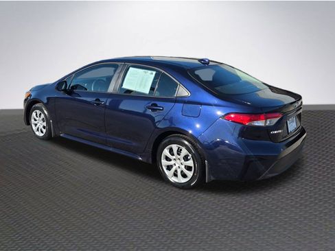 Used 2026 Toyota Corolla LE image 6