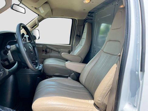 Used 2025 GMC Savana 2500 w/ Driver Convenience Package RWD image 19