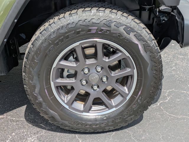Certified 2022 Jeep Gladiator Overland w/ LED Lighting Group AWD/4WD image 8