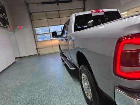 Used 2024 RAM 2500 Big Horn w/ Level 2 Equipment Group AWD/4WD image 10
