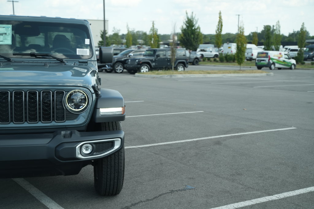 New 2026 Jeep Gladiator Sport AWD/4WD image 15