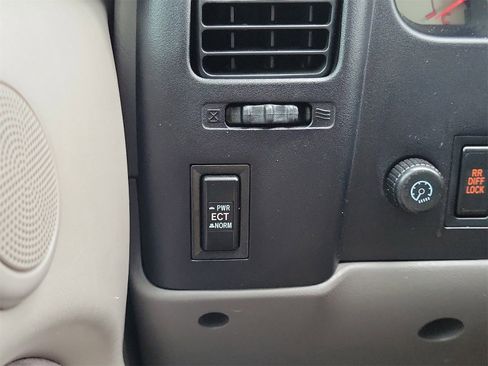 Used 2004 Toyota Tacoma PreRunner image 25