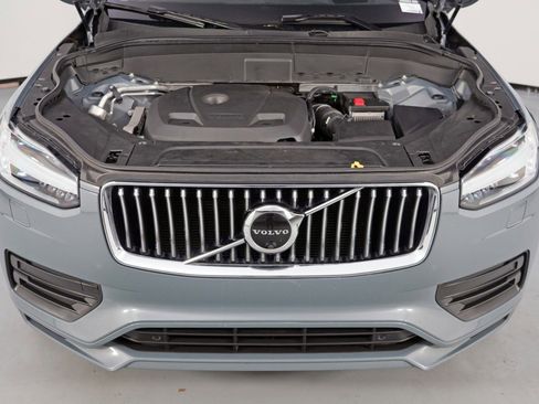 Used 2020 Volvo XC90 T6 Momentum image 7
