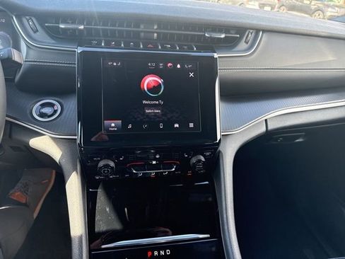 Used 2024 Jeep Grand Cherokee Altitude image 17