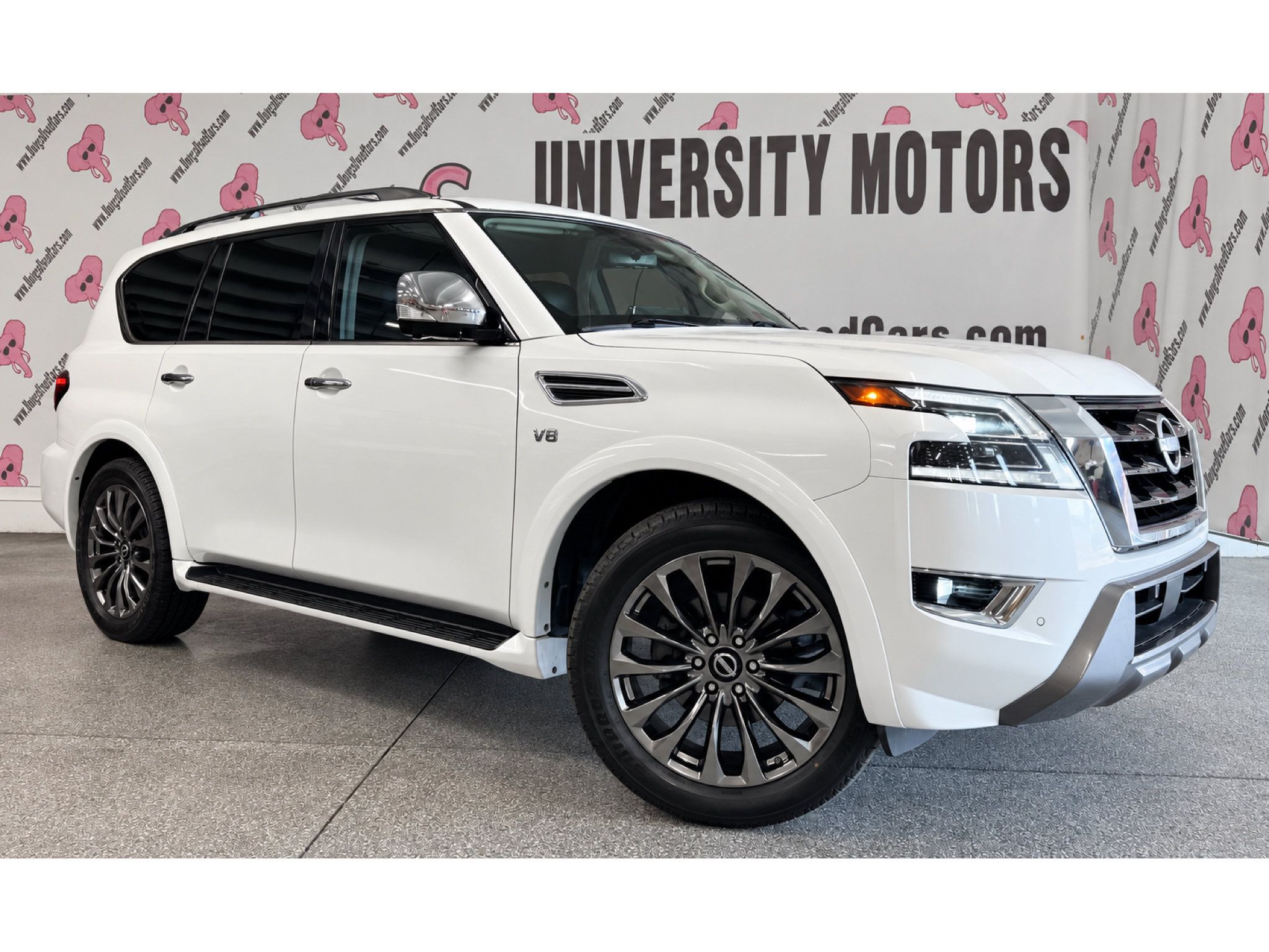 Used 2022 Nissan Armada Platinum w/ Captain's Chairs Package RWD image 2