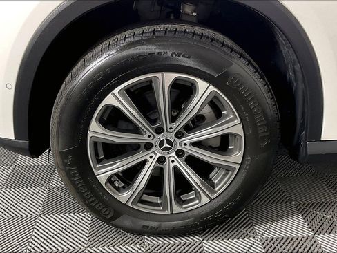 Used 2024 Mercedes-Benz GLC 300 image 10