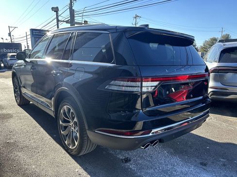 New 2025 Lincoln Aviator AWD w/ Equipment Group 101A image 3