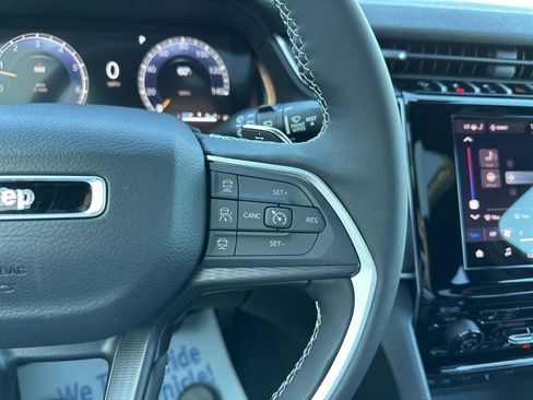 New 2025 Jeep Grand Cherokee Altitude AWD/4WD image 64