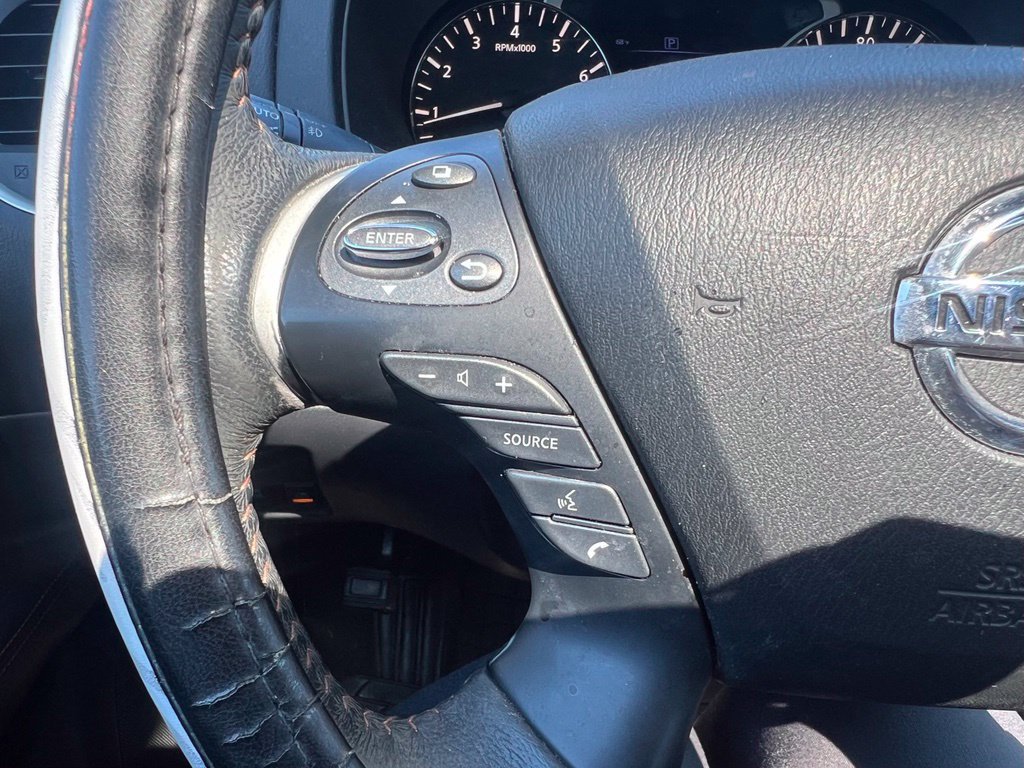 Used 2020 Nissan Pathfinder SL FWD image 14