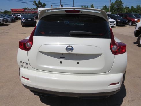 Used 2011 Nissan Juke S FWD image 5