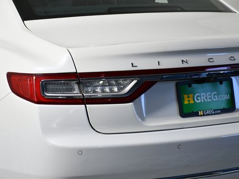 Used 2020 Lincoln Continental image 33