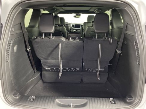 New 2026 Chrysler Pacifica Select FWD image 32