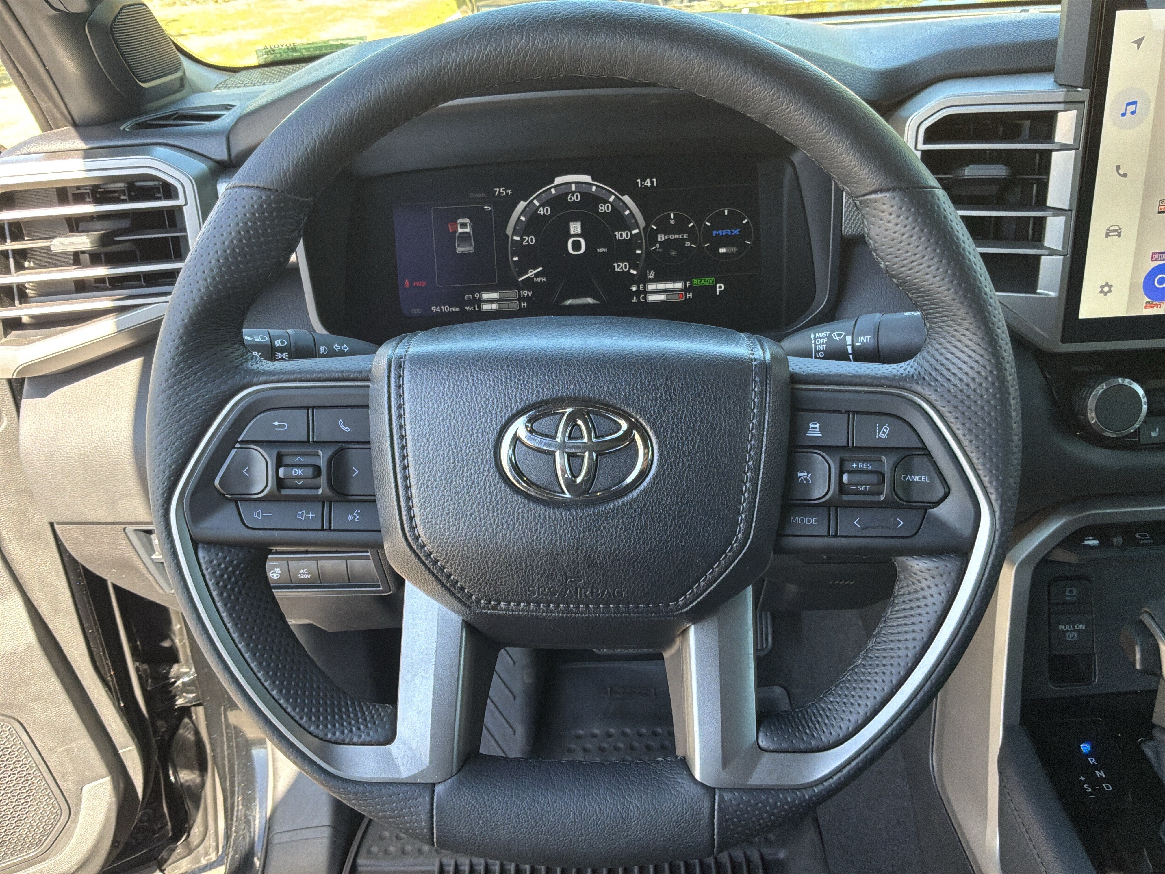 Used 2025 Toyota Tundra Limited AWD/4WD image 18