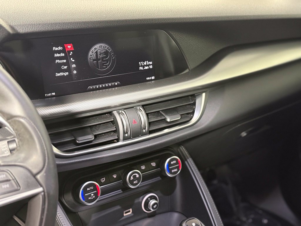 Used 2018 Alfa Romeo Stelvio Sport w/ Quick Order Package 22J Sport AWD/4WD image 14