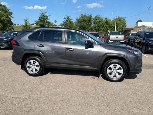 Used 2021 Toyota RAV4 LE w/ Carpet Mat Package (TMS) AWD/4WD image 9