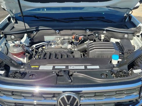 Used 2020 Volkswagen Atlas Cross Sport SE w/ Panoramic Sunroof Package image 29