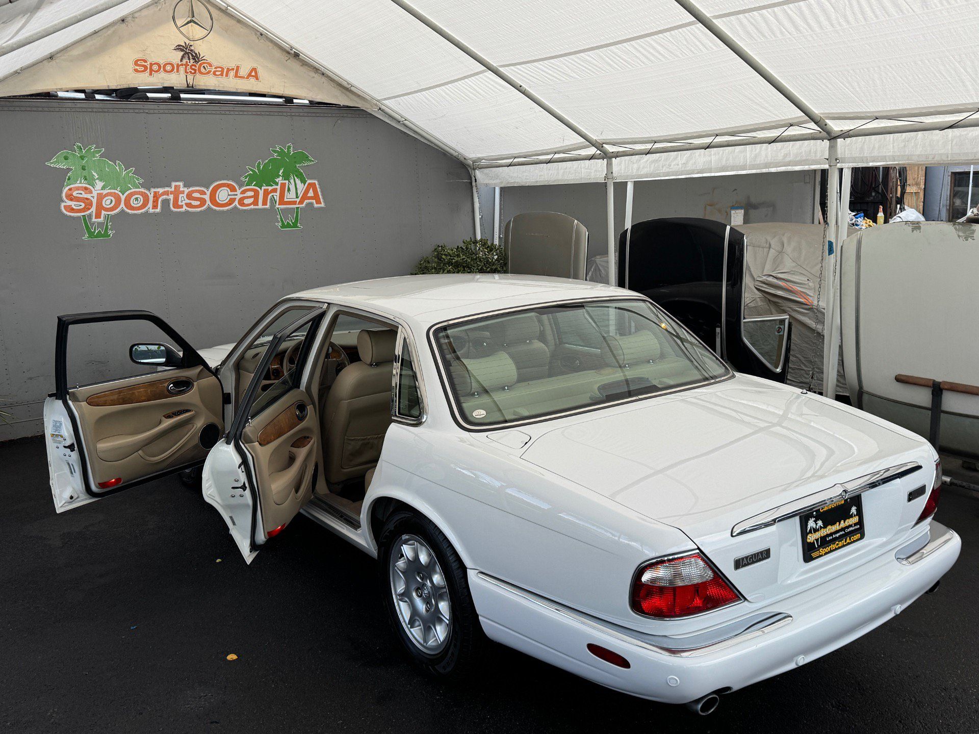 Used 2001 Jaguar XJ8 RWD image 3