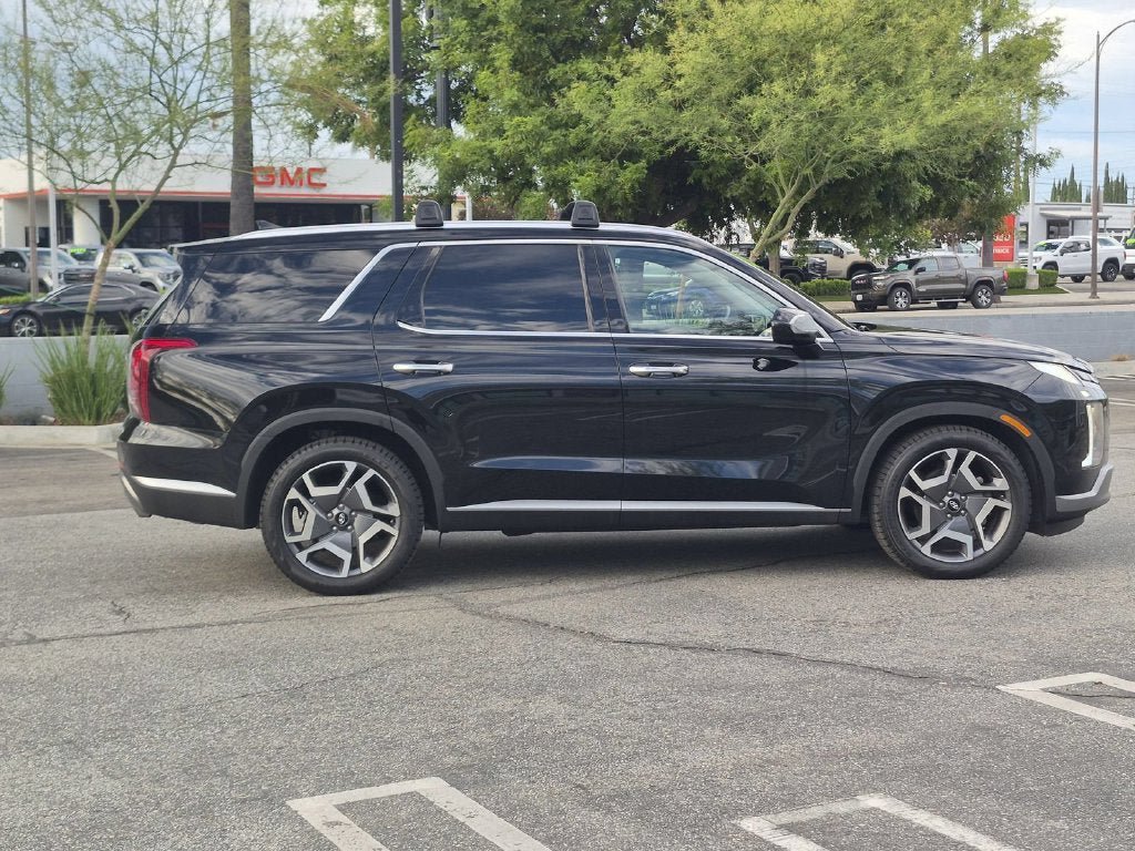 Used 2023 Hyundai Palisade SEL w/ Premium Package FWD image 6