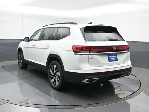 Used 2024 Volkswagen Atlas SE w/ Panoramic Sunroof Package image 4