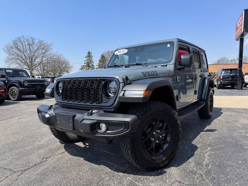 Used 2024 Jeep Wrangler Unlimited Sport AWD/4WD image 2