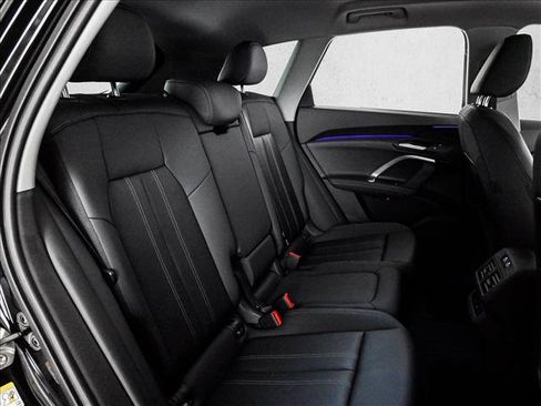 Certified 2025 Audi Q5 Premium w/ Convenience Package AWD/4WD image 20