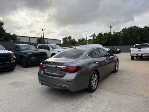 Used 2015 INFINITI Q70 3.7 RWD image 5