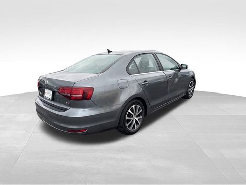 Used 2018 Volkswagen Jetta SE image 6