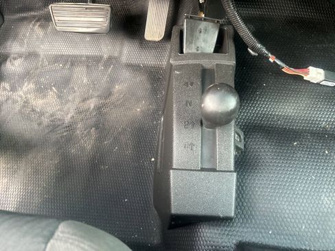 Used 2013 Chevrolet Silverado 2500 W/T w/ Snow Plow Prep Package image 20