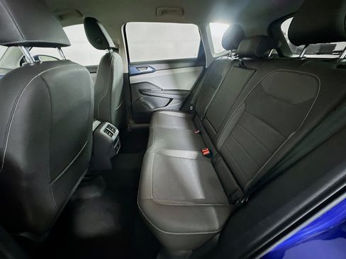 Used 2024 Volkswagen Taos SE image 25