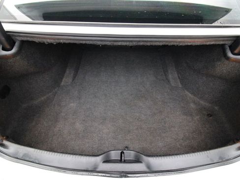 Used 2018 Chrysler 300 Limited image 31