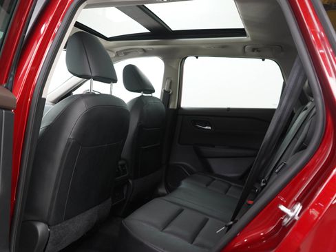 Used 2023 Nissan Rogue SV w/ SV Premium Package AWD/4WD image 18