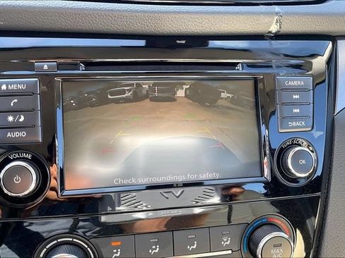 Used 2022 Nissan Rogue Sport S FWD image 14