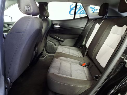 Used 2025 Chevrolet Trax LS image 10