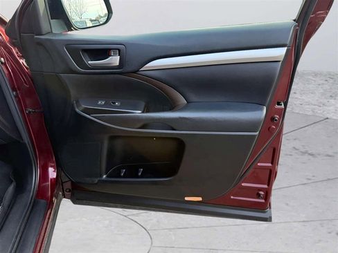 Used 2017 Toyota Highlander XLE FWD image 20