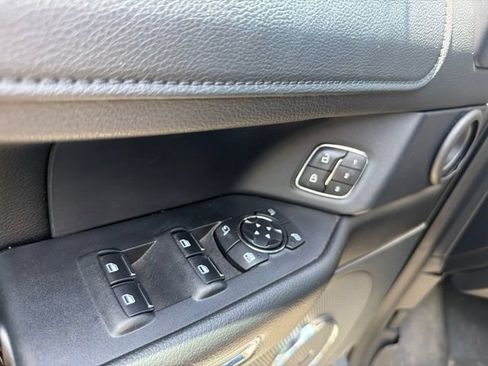 Used 2018 Ford Expedition XLT w/ Equipment Group 202A AWD/4WD image 23