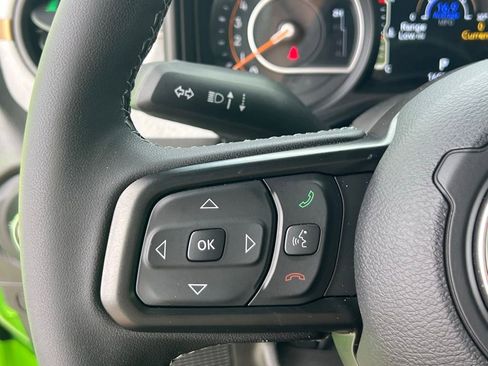 Used 2025 Jeep Wrangler Willys image 28