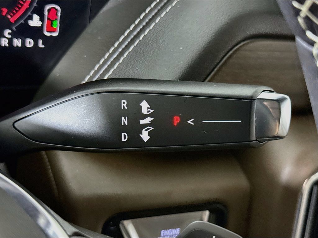 Used 2025 GMC Yukon Denali Ultimate AWD/4WD image 8